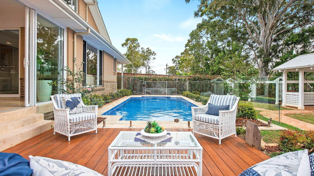 18 kingscott deck poo webl